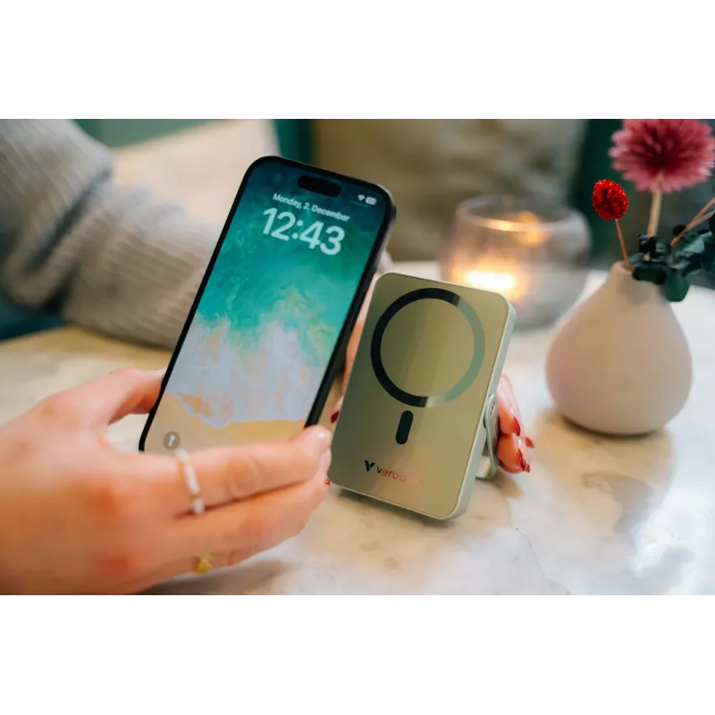 Verbatim Charge 'n' Go magnētiskais bezvadu ārējais akumulators ar statīvu - 10000 mAh Melns