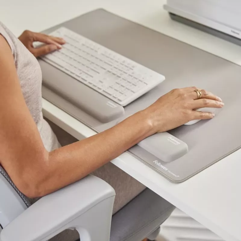Fellowes plaukstas balsts Breyta Palm Rest ar antibakteriālu aizsardzību ergonomisks plaukstas atbalsts smilšu krāsā