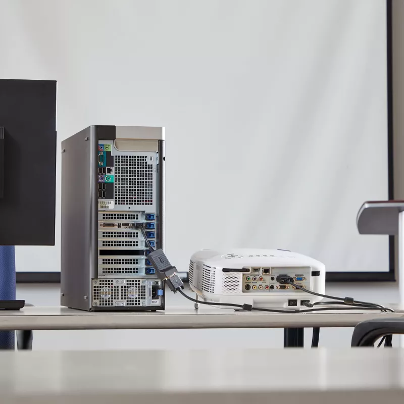 StarTech.com DisplayPort–VGA adapteris – aktīvs DP–VGA pārveidotājs – 1080p video – izturīgs – DP/DP++ avota–VGA monitora kabeļa adaptera spraudnis – DP 1.2 uz VGA – fiksējošs DP savienotājs