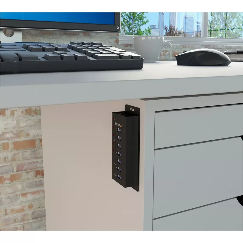StarTech.com 4 portu USB 3.0 centrmezgls plus 3 speciāli USB uzlādes porti (2 x 1A un 1 x 2A) - pie sienas stiprināms metāla korpuss