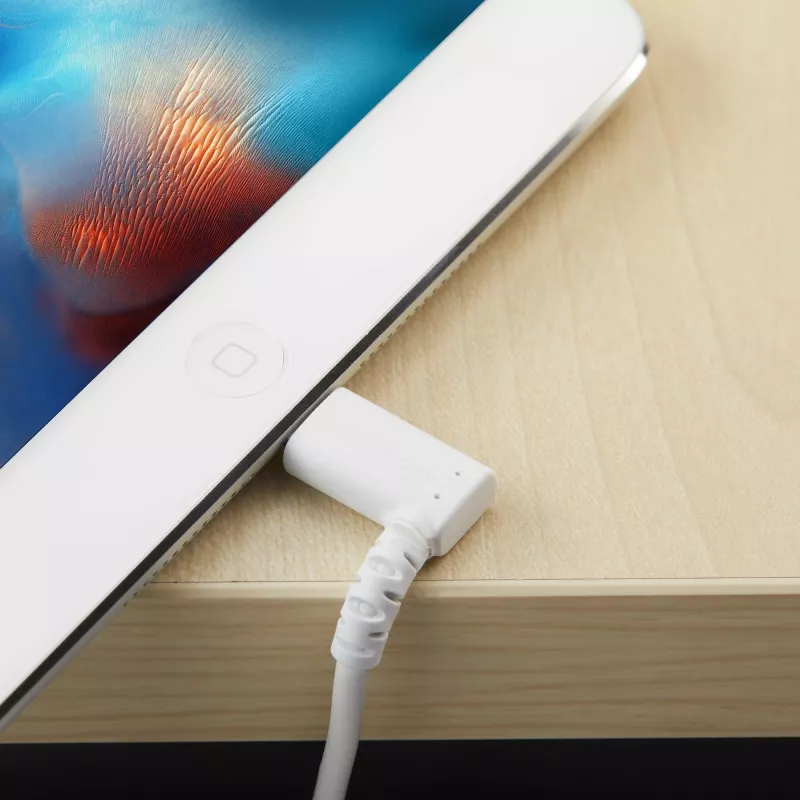 StarTech.com 3 pēdu (1 m) izturīgs USB A uz Lightning kabelis - balts 90° leņķveida lieljaudas izturīgs aramīda šķiedras USB Type A uz Lightning uzlādes/sinhronizācijas vads - Apple MFi sertificēts - iPhone