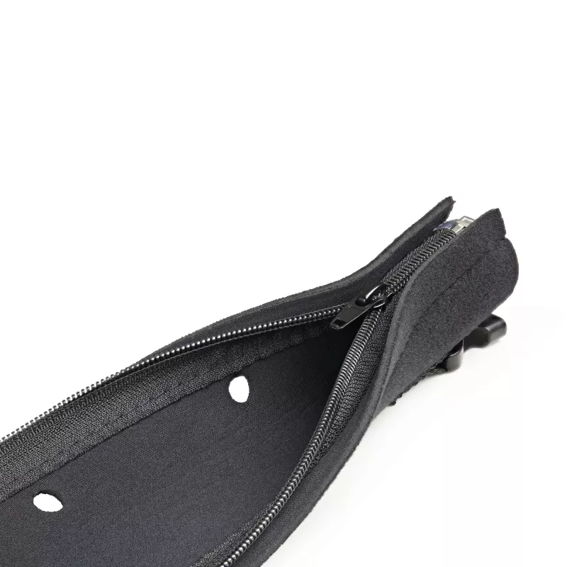 StarTech.com 40 collu (1 m) neoprēna kabeļu pārvaldības uzmava ar rāvējslēdzēju un sprādzi – 1,2 collu (3 cm) diametrs – datora/PC strāvas/tīkla/AV vadu pārsegs/pārvaldnieks – elastīgs kabeļu organizētāja apvalks – melna