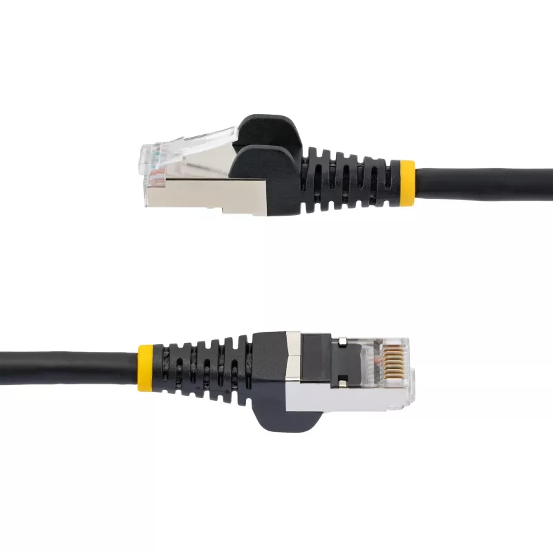 StarTech.com 50cm CAT6a Ethernet kabelis - Melns - Zema dūmu nulles halogēna (LSZH) - 10GbE 500MHz 100W PoE++ Snagless RJ-45 ar stiepes samazinājumiem S/FTP tīkla plāksteris