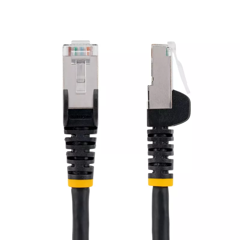 StarTech.com 7 m CAT6a Ethernet kabelis - melns - ar zemu dūmu līmeni un bez halogēna (LSZH) - 10GbE 500 MHz 100 W PoE++ Snagless RJ-45 ar spriegojuma mazināšanu S/FTP tīkla komutācijas vads