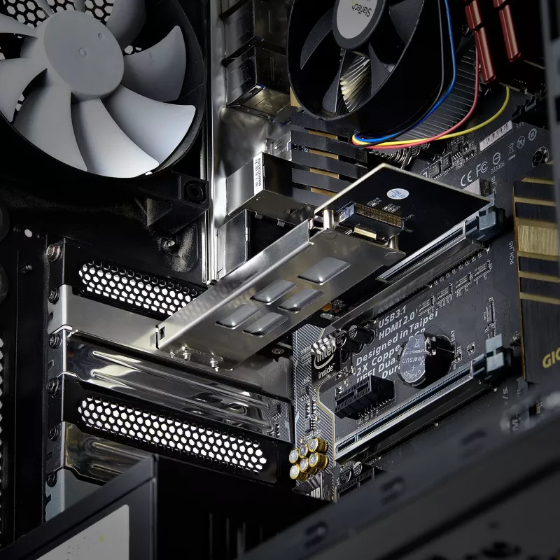 StarTech.com M.2 NVMe SSD uz PCIe x4 mobilais nodalījums/aizmugures plate ar noņemamu paliktni PCI Express paplašināšanas slotam, bezinstrumentu uzstādīšana, PCIe 4.0/3.0 karstās nomaiņas diskdzinis, atslēgas bloķētājs – 2 atslēgas iekļautas