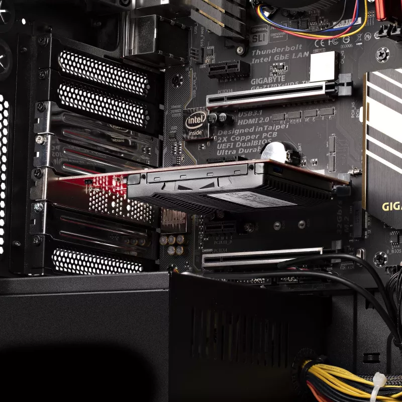 StarTech.com U.3 uz PCIe adaptera karte, PCIe 4.0 x4 adapteris 2,5 collu U.3 NVMe SSD diskiem, SFF-TA-1001 PCI Express paplašinājuma karte galddatoriem/serveriem, atbilst TAA – neatkarīga no OS