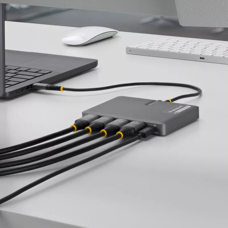 StarTech.com USB-C–četru monitoru darbstacijas adapteris, 4K 60Hz HDMI, 140W PD caurlaides uzlāde klēpjdatoram, USB pieslēgvieta bezvadu tastatūrai / pelei, TAA