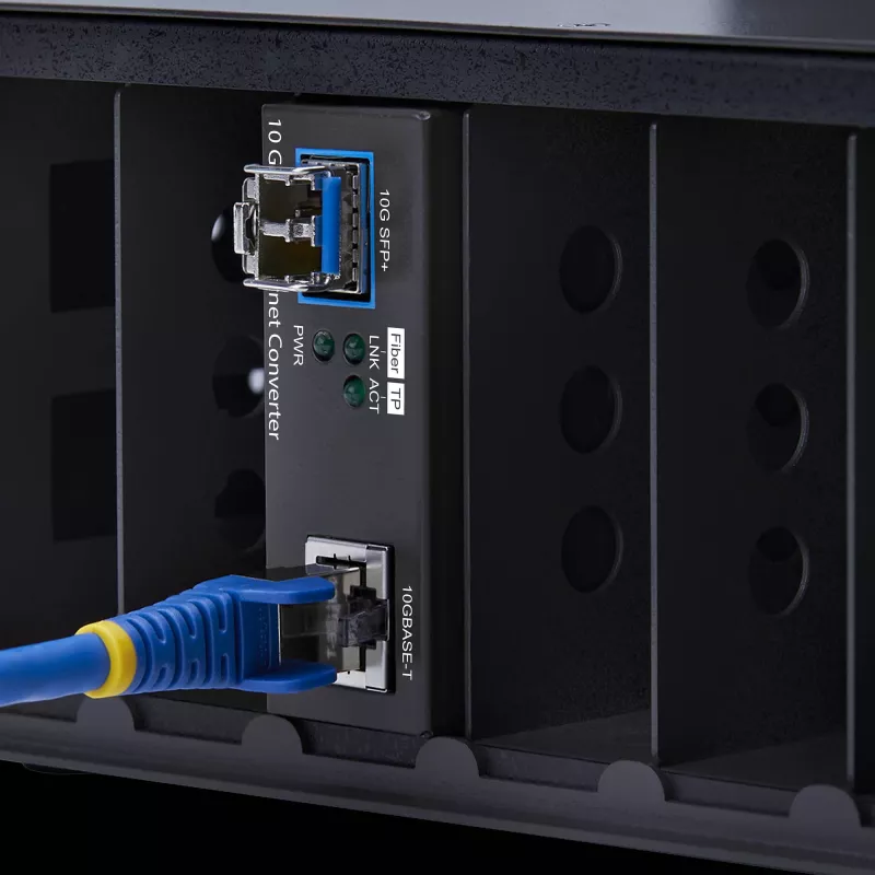 StarTech.com 10GbE SFP+ optiskās vides pārveidotājs, 10 Gigabit Ethernet RJ-45 uz 10GBASE-X SFP+, vienmoda, daudzmodu, 16K jumbo kadri, TAA atbilstošs