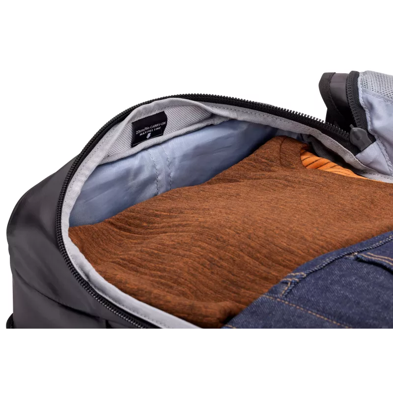 Thule Chasm TCCO222 melns čemodāns ar rokturi mīksts korpus 22 L poliestera
