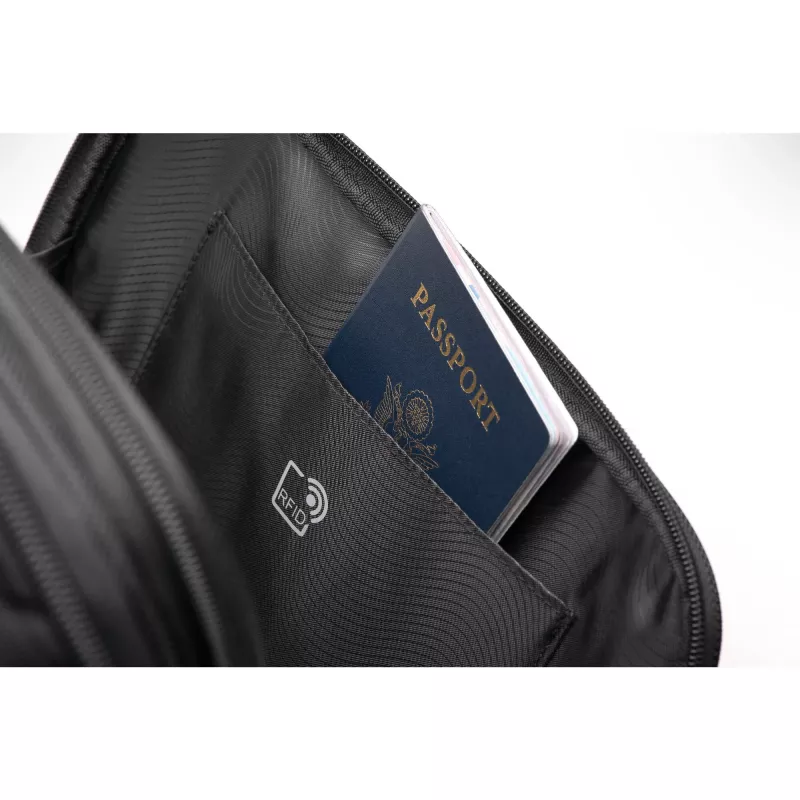 Kensington Contour 2.0 Pro Overnight Laptop Spinner — 17 collas
