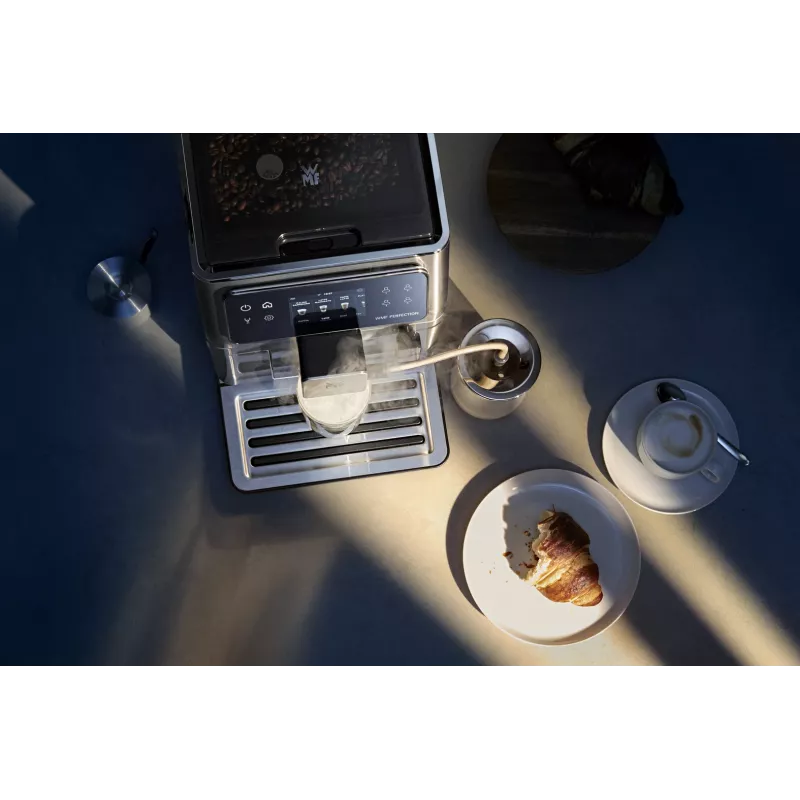 WMF Perfection CP812D pilnībā automātiskais espresso automāts 3 L