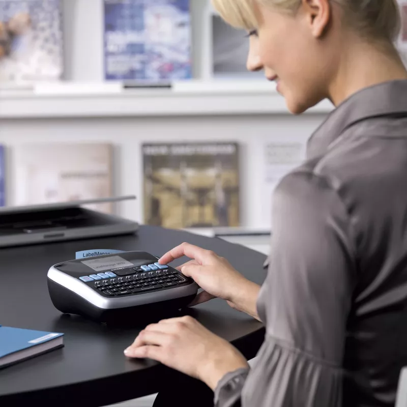 DYMO LabelManager galda etiķešu printeris | 360D uzlādējams rokas etiķešu printerisViegli lietojamsViena pieskāriena viedie taustiņiQWERTY tastatūraLiels displejs | Mājas un biroja organizēšanai