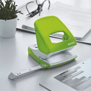 Leitz Hole Punch WOW 5008 Metal 2-hole / 30sheets, 30 loksnes, Zaļa, Metāls, Plastmasa, 8 cm, 5,5 mm, A4, A5, A6, Folio, US-Quart, 8 x 8 x 8 cm