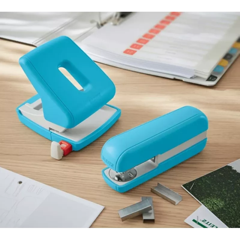 Leitz Cosy Caurumotājs 2 caurumi 30 lapas, 30 lapas, zils, plastmasa, 8 cm, 5,5 mm, A4