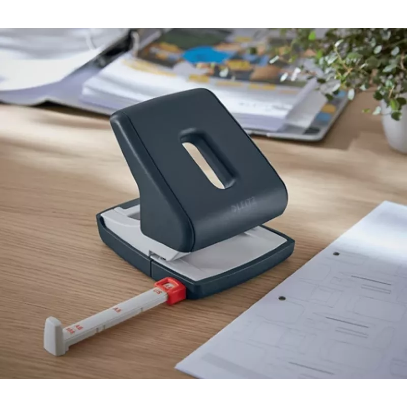 Leitz Cosy perforators 2-caurumu 30 loksnēm, 30 loksnes, melna, Plastmasa, 8 cm, 5,5 mm, A4, A5, A6, Folio, US-Quart, 8 x 8 x 8 cm