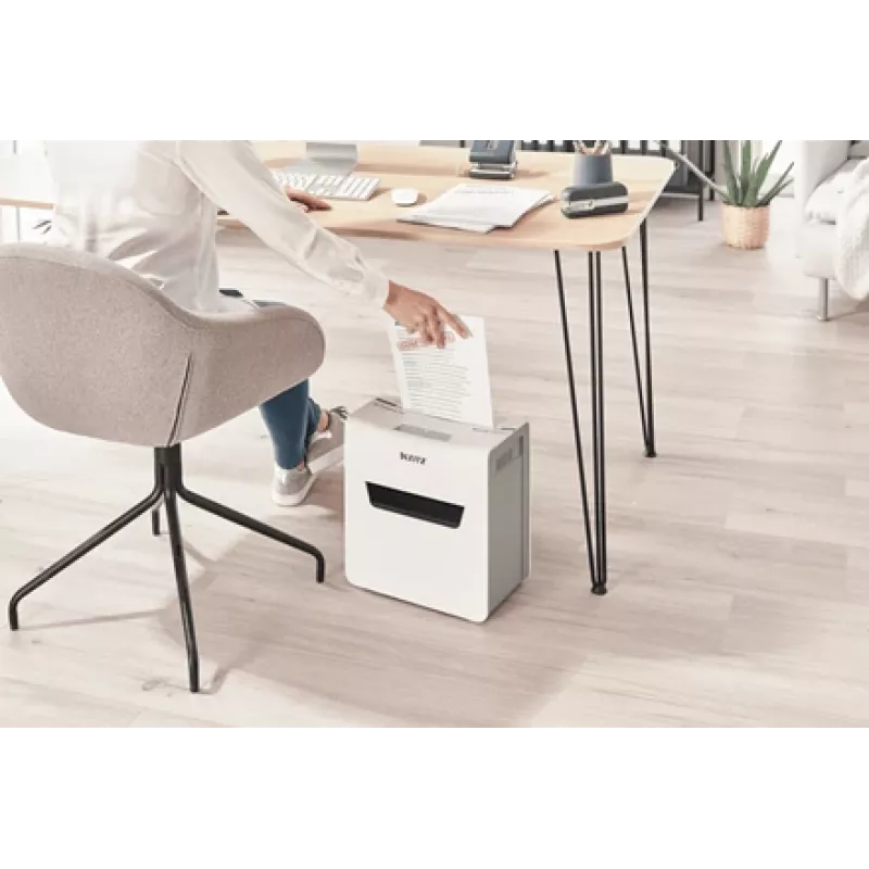 Leitz IQ Protect Premium papīra smalcinātājs 3M P5, mikro griezuma smalcināšana, 2 x 15 mm, 10 L, 125 loksnes, 55 dB, pieskāriena