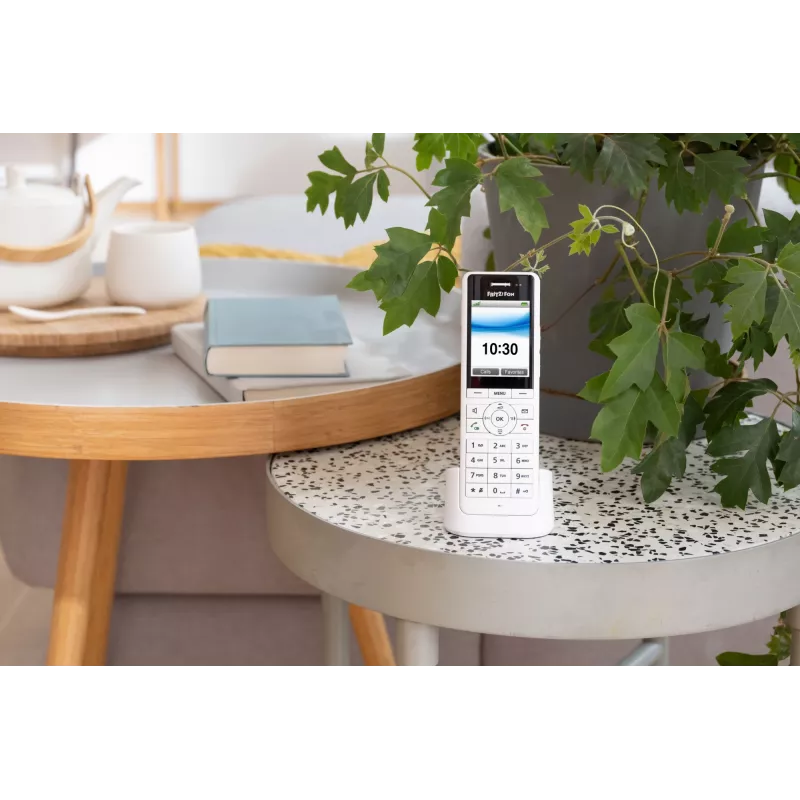 DECT bezvadu klausule FRITZ X6 balta International — skaļrunis, automātiskais atbildētājs, tālruņu grāmata 100 ierakstiem