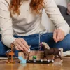 schleich ZIRGU KLUBS Mazgāšanas zona ar Emiliju un Lunu, Dzīvnieks, Zirgu stallis, Zirgi, 5 g., Daudzkrāsains, Plastmasa