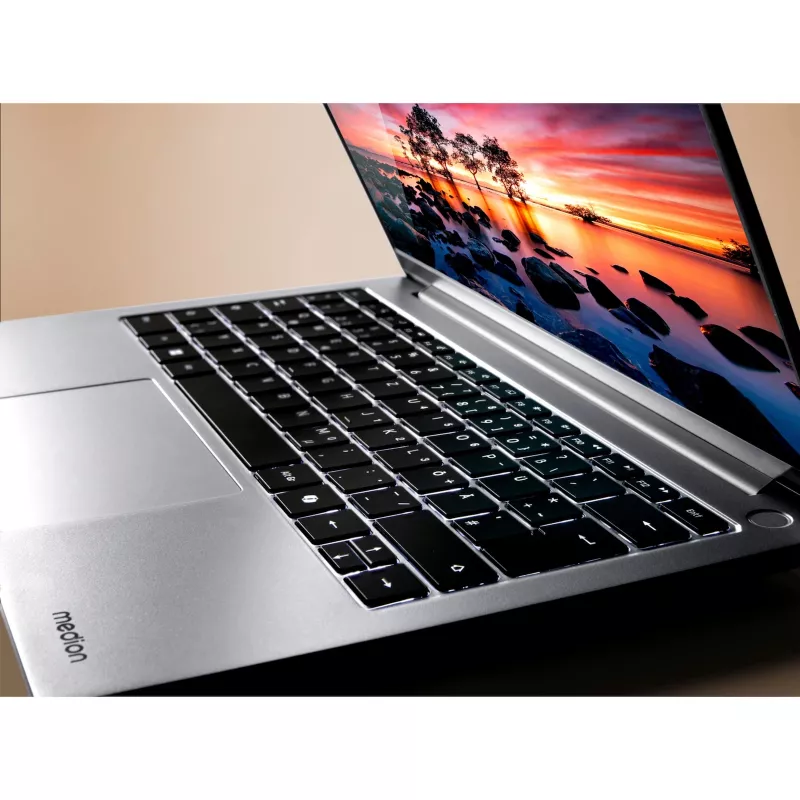 MEDION 30040132 portatīvais dators Intel Core 5 120U 35.6 cm (14 collu) 2.8K 16 GB DDR4-SDRAM 512 GB SSD Wi-Fi 6 (802.11ax) Windows 11 Home Melns