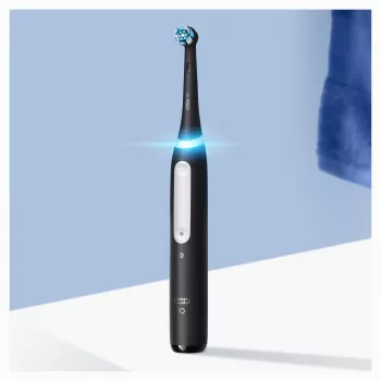 Oral-B iO 4 pieaugušo rotējošā zobu birste, melna