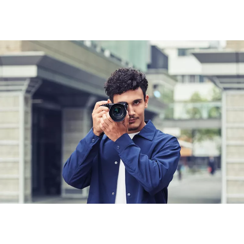 Sony α 6400 + SEL18135 MILC 24,2 MP CMOS 6000 x 4000 pikseļi Melns
