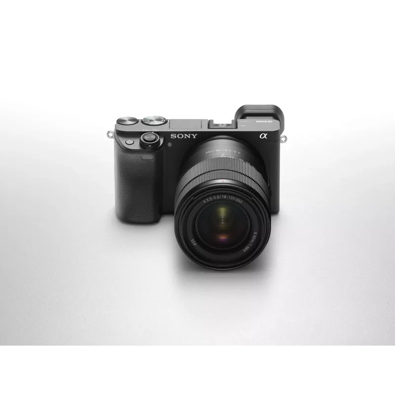 Sony α 6400 + SEL18135 MILC 24,2 MP CMOS 6000 x 4000 pikseļi Melns