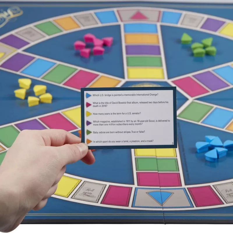 Hasbro Gaming Trivial Pursuit spēle: klasiskā izdevuma galda spēle, izglītojoša
