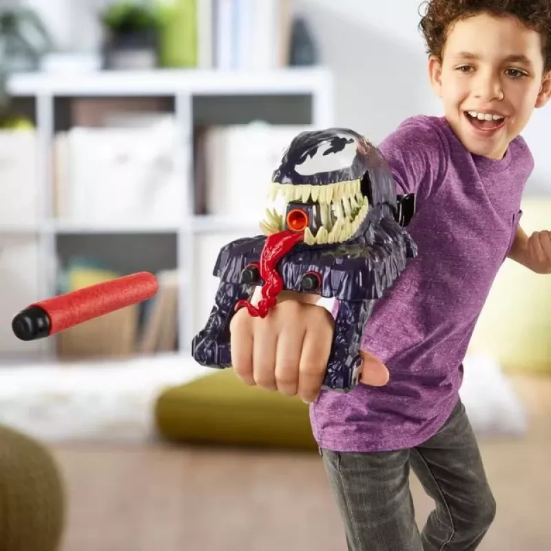 Rotaļlietu cimdu šāvējs Hasbro Marvel Spider-Man Venom Strike Blaster Violet