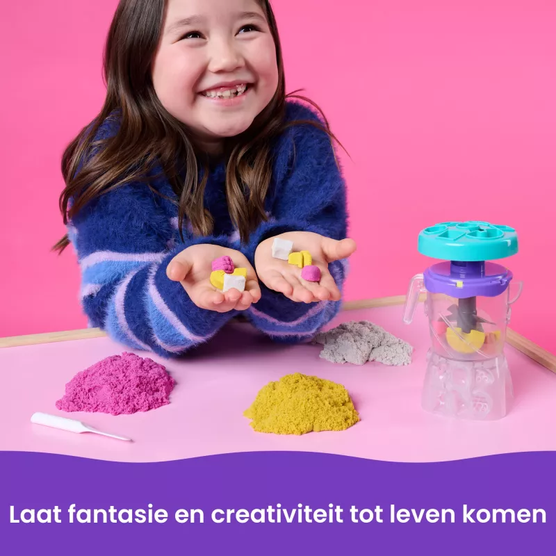 Kinetic Sand, Smoothie Mixer rotaļu komplekts, Lieldienu groziņa pildījums, ietver 14 oz formējamas rotaļu smiltis, instrumentus un saldējuma formiņu, rotaļu pārtikas rotaļlieta