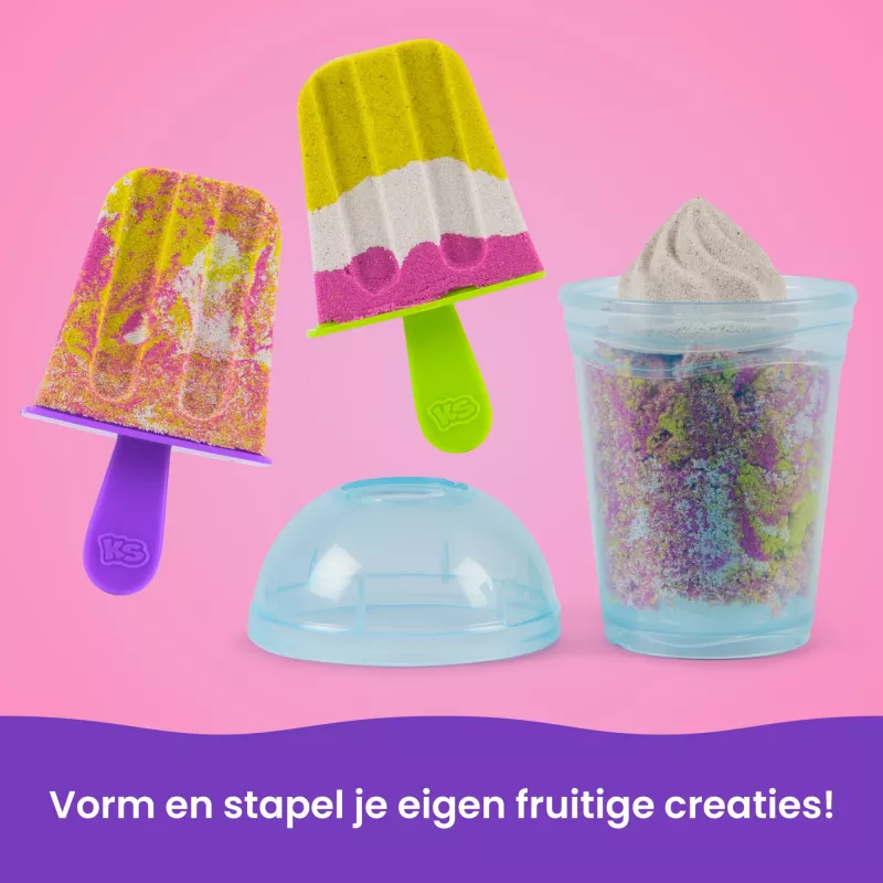 Kinetic Sand, Smoothie Mixer rotaļu komplekts, Lieldienu groziņa pildījums, ietver 14 oz formējamas rotaļu smiltis, instrumentus un saldējuma formiņu, rotaļu pārtikas rotaļlieta