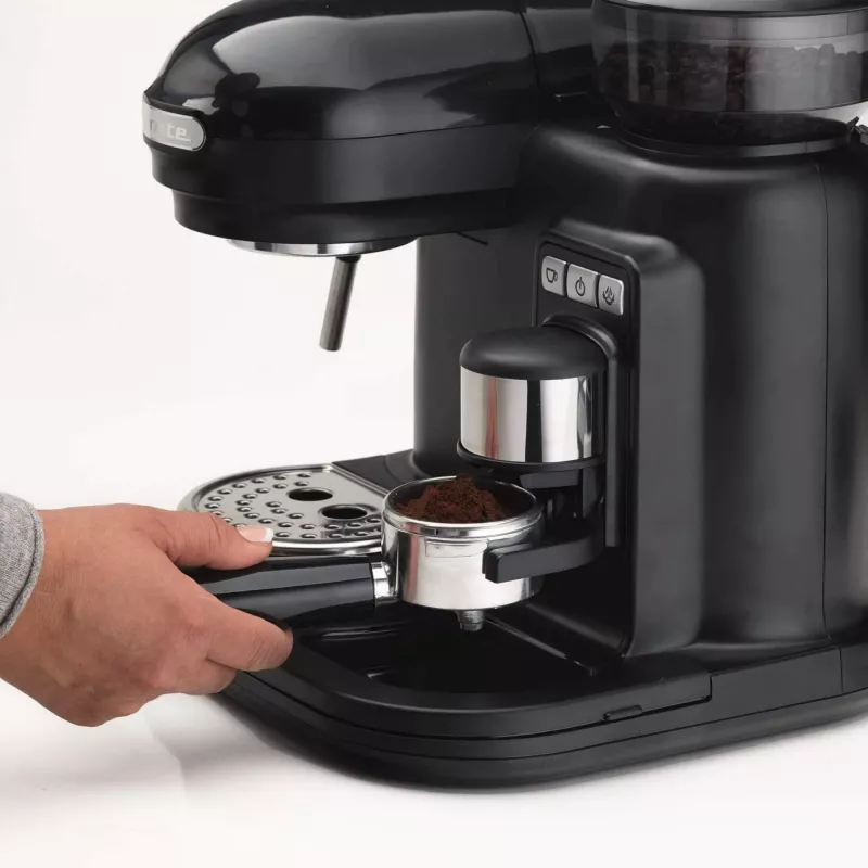 Ariete 1318 Moderna Espresso automāts ar iebūvētu kafijas dzirnaviņu, kafijas pupiņām un maltai kafijai, piena putotājs kapučīno pagatavošanai, 1 un 2 tasīšu filtri, 1080 W, 800 cc, melna
