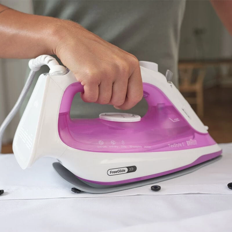 Braun TexStyle 5 SI 5225 tvaika gludeklis 2500 W rozā, balts