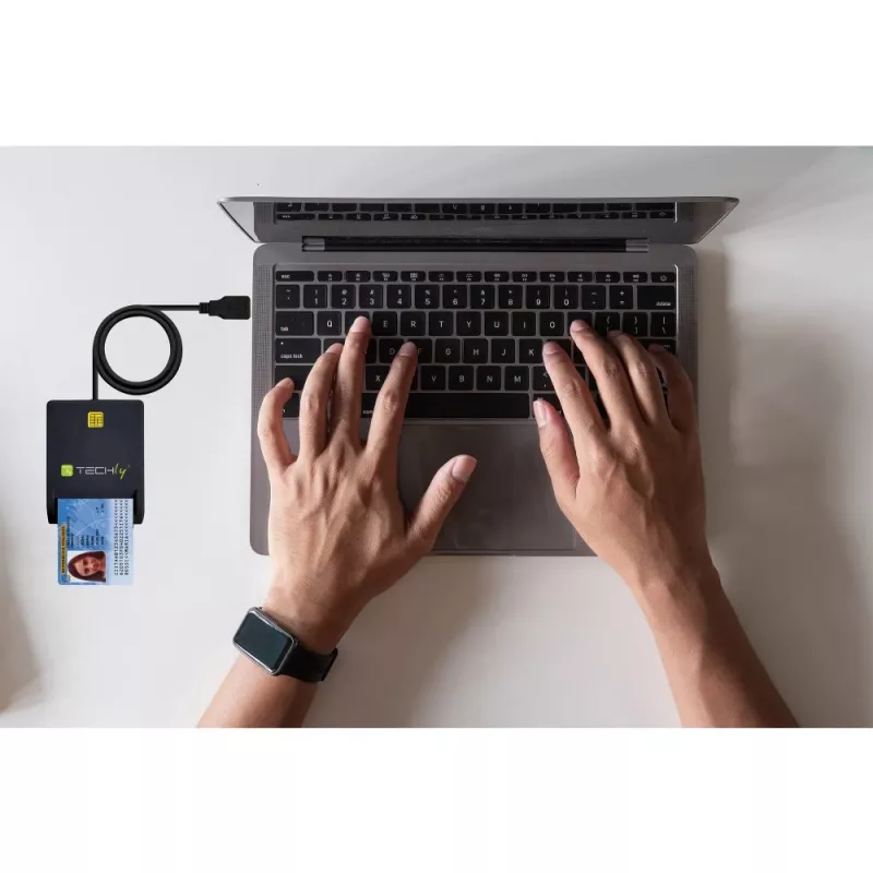 Techly Compact Smart Card Reader/Writer USB-C™ balts, USB 2.0, 1,5 m, melns, 102 g