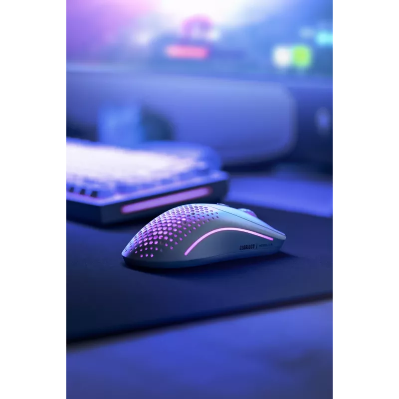 Glorious Gaming Glorious Model O Wireless 2 - Matte balta, labās rokas, lāzera, RF bezvadu + USB Type-C, 26000 DPI, 1 ms, balta