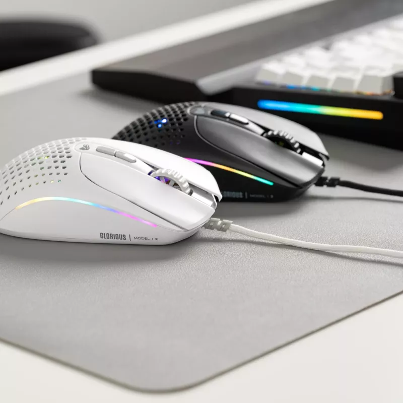 Glorious Gaming Glorious Model IV2 vadu pele - Melna, Labās rokas, Optiskā, USB Type-A, 26000 DPI, Melna