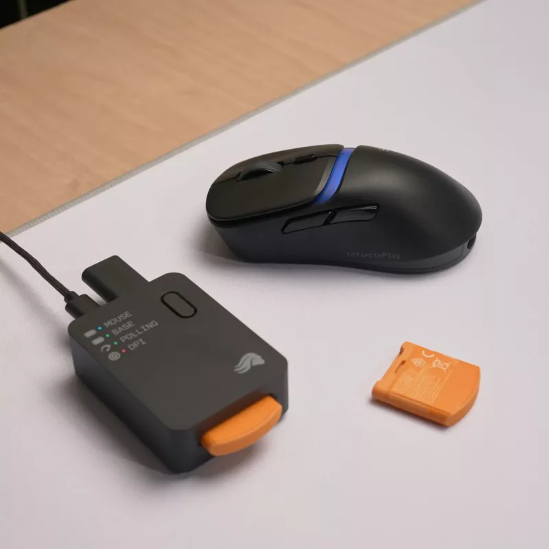 Glorious Gaming Model D3 Wireless Gaming pele - InfinitePlay nomaināmo bateriju sistēma, 8k aptaujas frekvence, 130M klikšķu optiskie slēdži, īpaši viegla 69g, 30K DPI optiskais sensors, RGB - melna