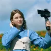 Kompakta kamera Canon PowerShot V1 Premium Vlogger Kit — 22,3 MP, 1/4 collu CMOS, 4K UHD, 3,1x optiskā tālummaiņa, 3 collu skārienekrāns, melna