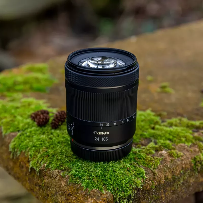 Canon EOS R8 + RF 24-105mm F4-7.1 IS STM MILC 24,2 MP CMOS 6000 x 4000 pikseļi Melna
