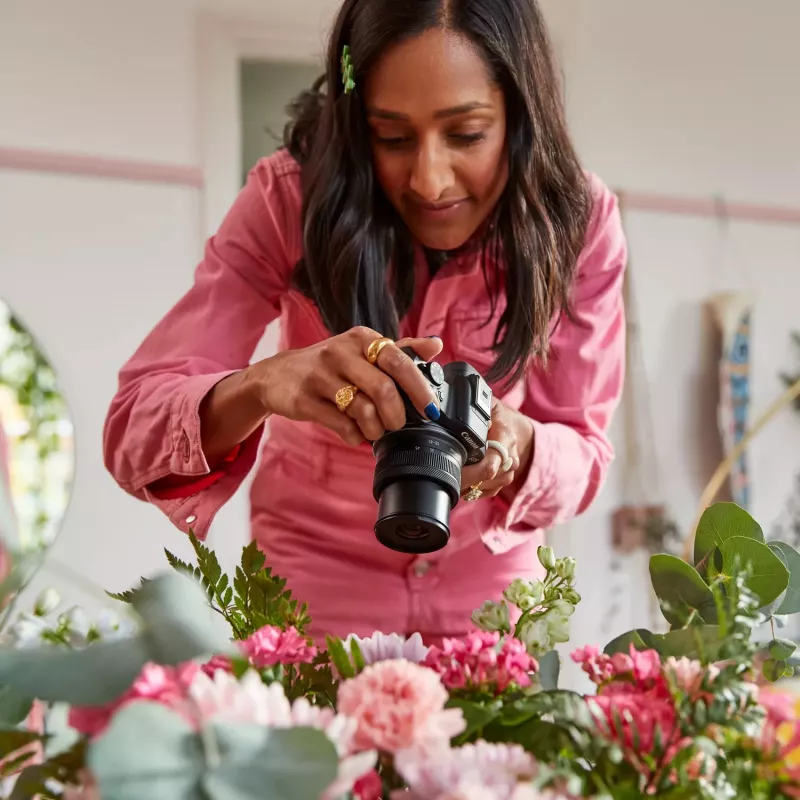Canon EOS R50 MILC 24.2 MP CMOS 6000 x 4000 pikseļi Melns