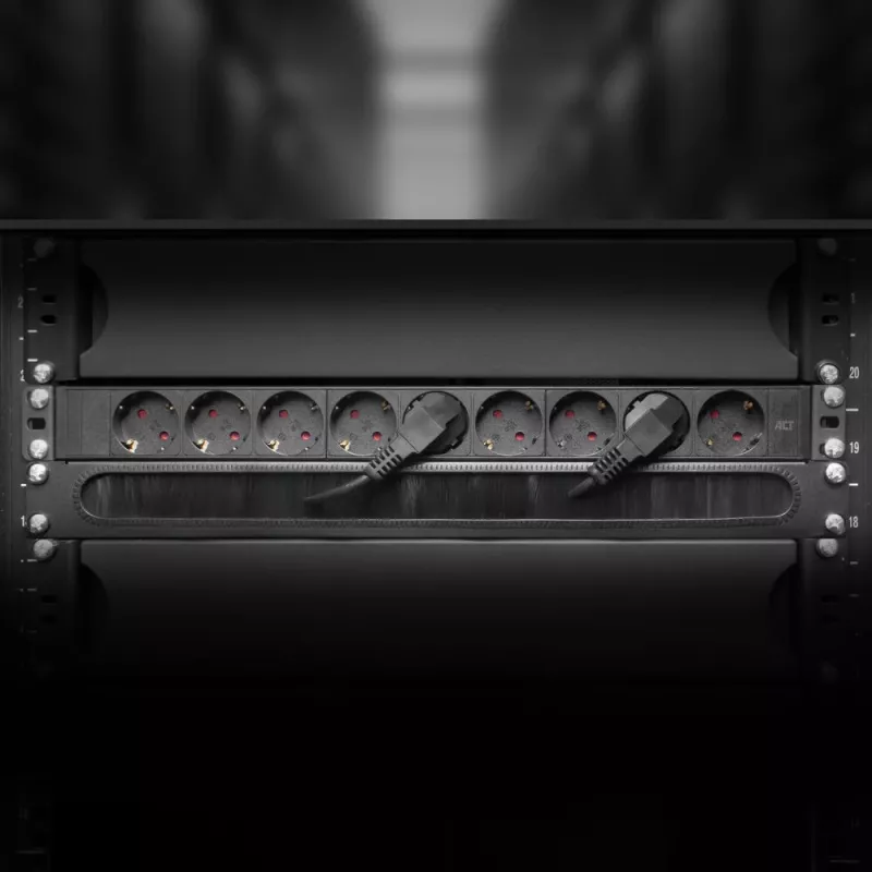 ACT pagarinātāja bloks PDU 19 collu CEE7/7 ar 9 tipa F rozetēm, 3m H05VV-F 3G1.5