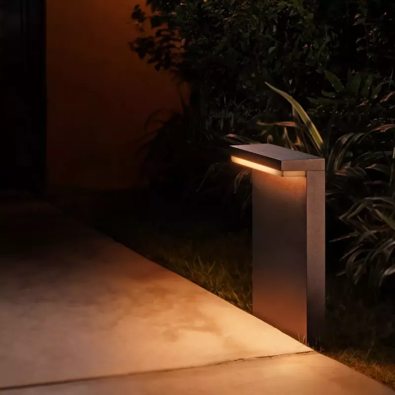 Philips Hue balta and colour ambience Nyro Outdoor pedestal