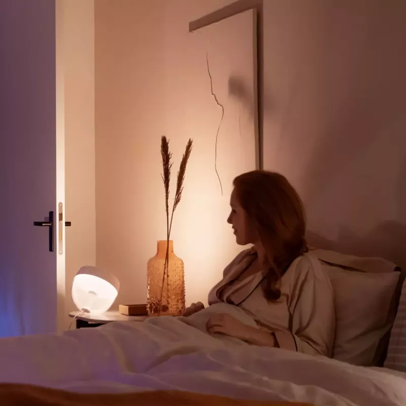 Viedā galda lampa Philips Hue balta and colour ambience Iris