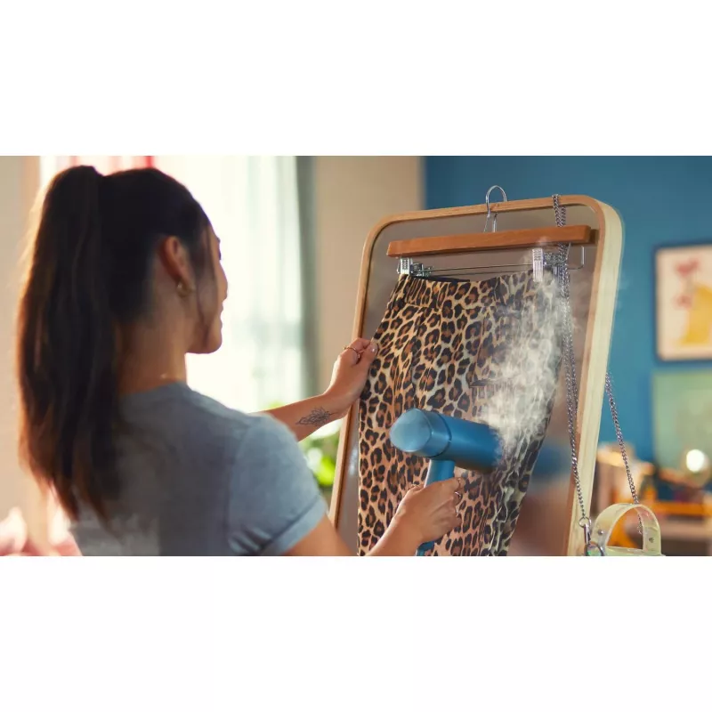 Rokas apģērbu tvaicētājs Philips 3000 series STH3000/20 — 1000 W, 0,1 L tvertne, 20 g/min tvaika plūsma, 2 m vads