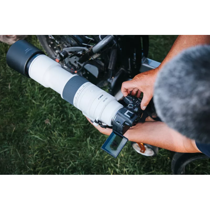 Canon RF 200-800 mm F6.3-9 IS USM telefoto objektīvi, melns/balts