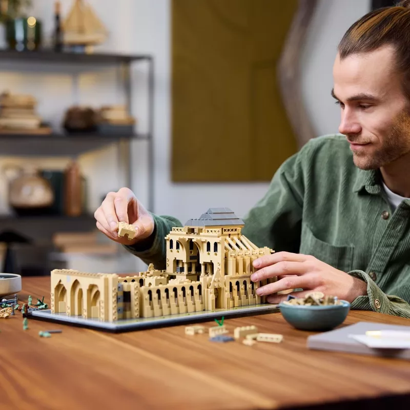 LEGO ARCHITECTURE 21061 Parīzes Dievmātes katedrāle