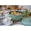 Staub apaļa čuguna kastrolis 5,2 l, piparmētru krāsā - La Cocotte 26 cm