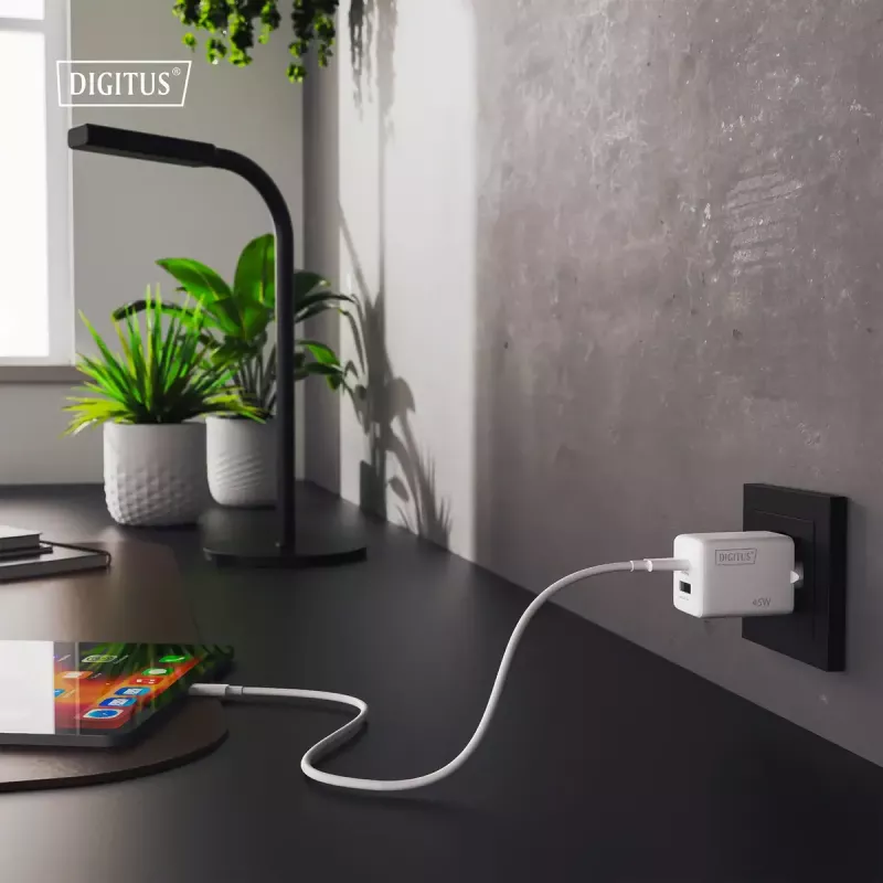 Sienas lādētājs DIGITUS USB GaN 45W — 1× USB-C, 1× USB-A, ieeja 100–240 V, balts