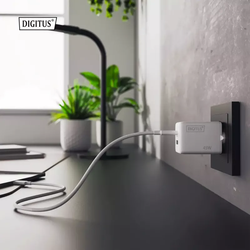 Sienas lādētājs DIGITUS USB GaN 45W — 1× USB-C, 1× USB-A, ieeja 100–240 V, balts