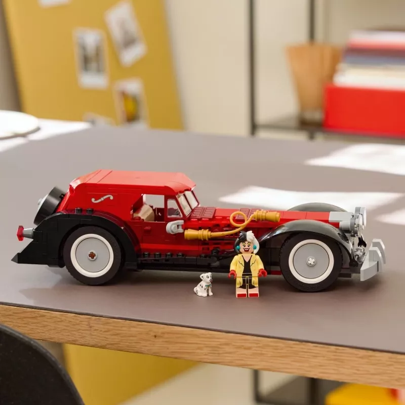 LEGO komplekts Cruella De Vil's Car 43277 – kolekcionējams būvēšanas komplekts