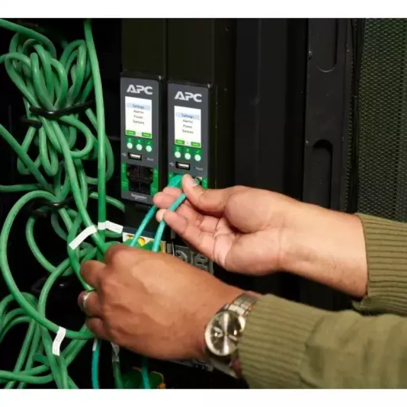 PDU APC NetShelter Rack Advanced 48 maiņstrāvas rozetes 0U melns